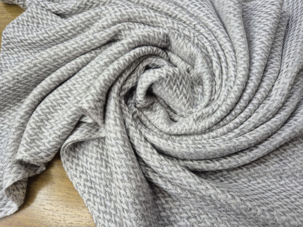 Preview: Kaschmir-Schal Silbergrau – feines Rauten-Webmuster von LWH Nepal